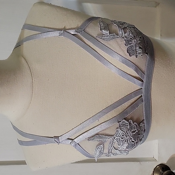 essue Other - ESSUE Women's S Gray Sheer Floral Bralette